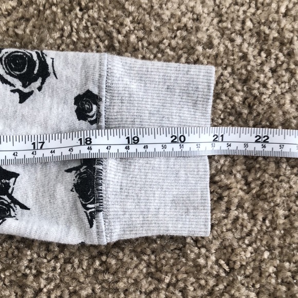 DONATED! Jordan sweater 🤎🌹 - Picture 10 of 12